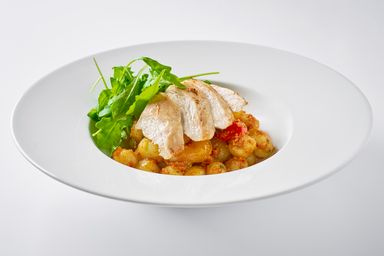 Potato gnocchi
with chicken breast 100 g